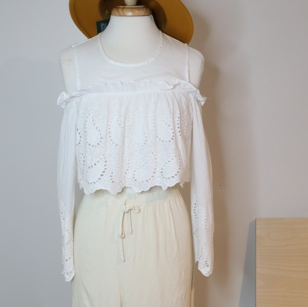 White Cold-Shoulder Cropped Top blouse Size